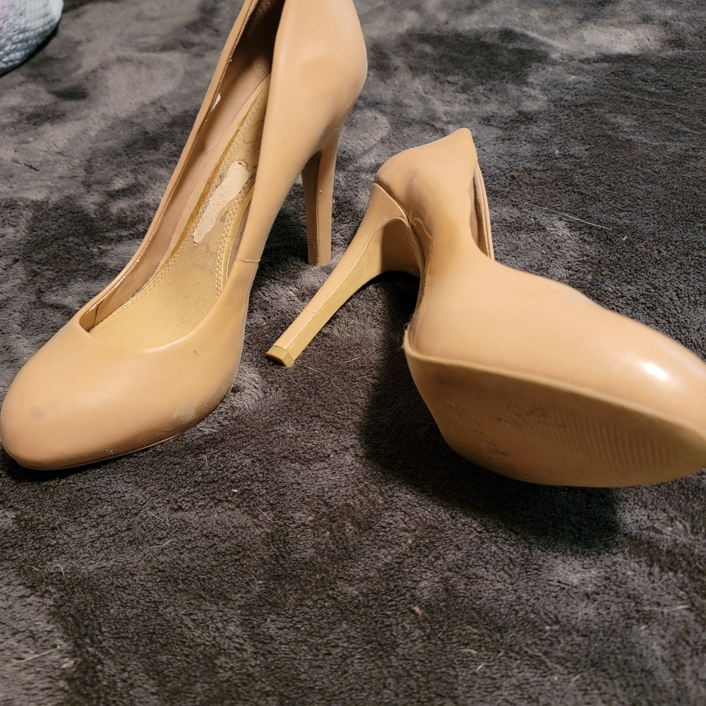 Jessica Simpson nude heels